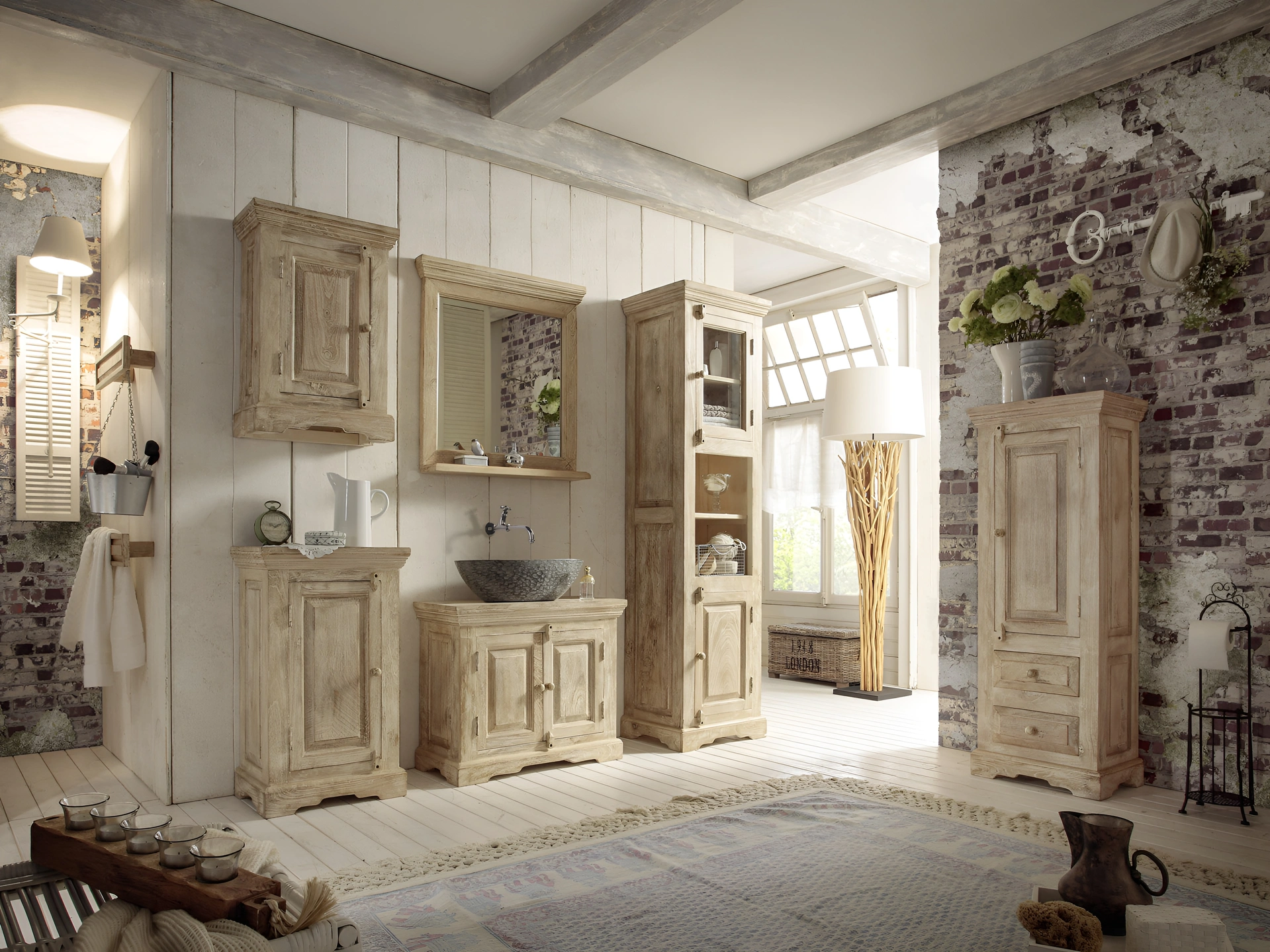 Rustikales Patina-Eichenparkett in warmen Braun- und Grautönen, breite Dielen mit sichtbarer Maserung für Wohnambiente