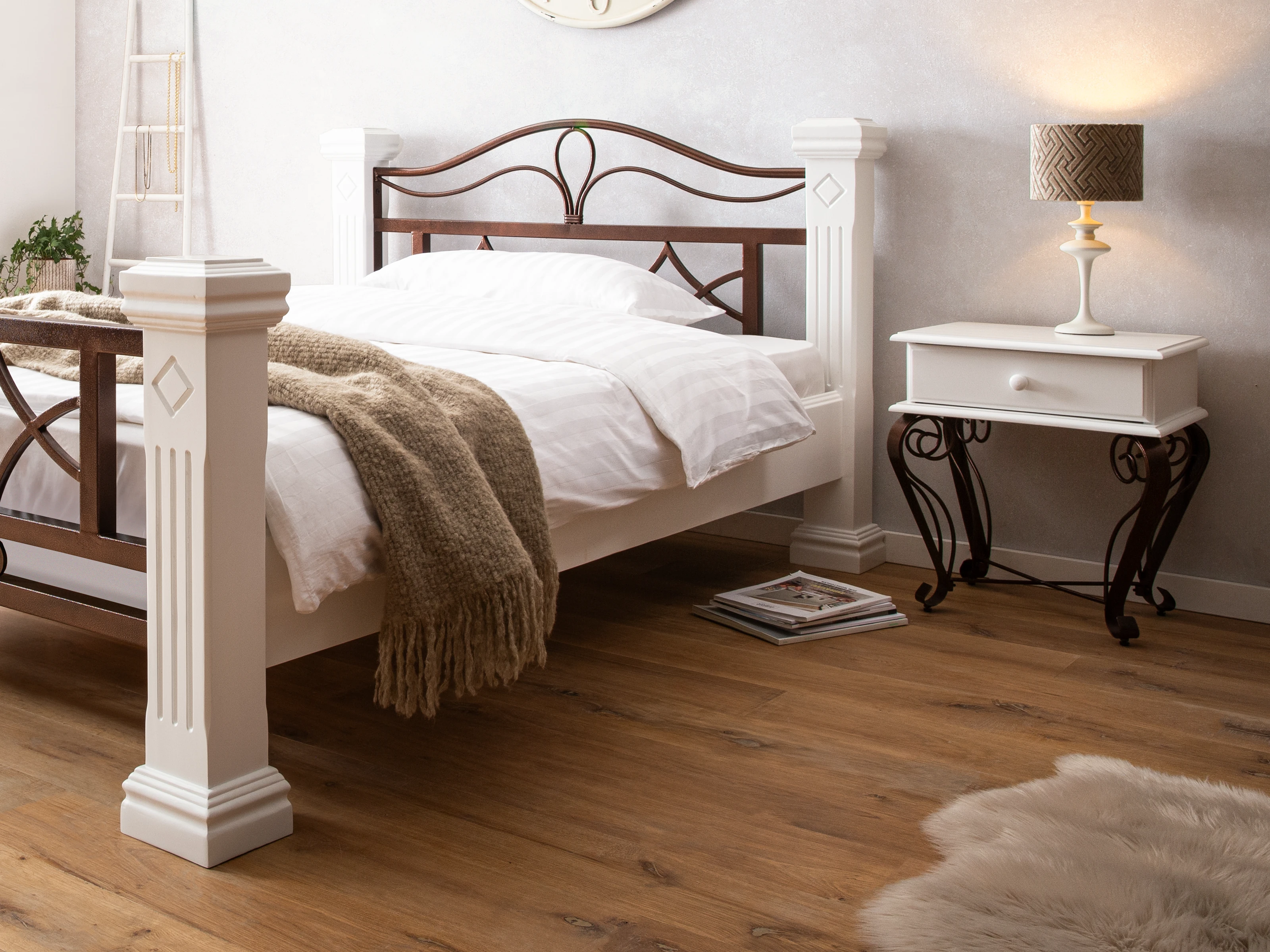 Nachttisch Byzanz weiß