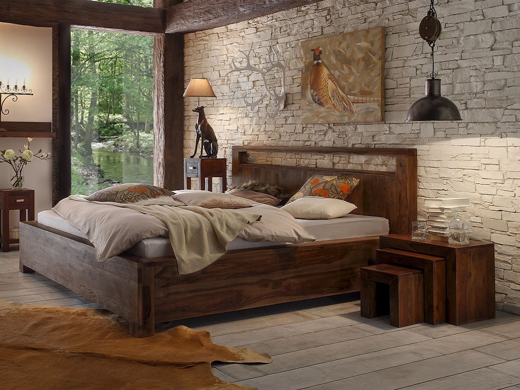 3-teiliges Beistelltisch-Set mit runden Holzplatten und schwarzem Metallgestell im modernen, skandinavischen Wohnzimmerstil