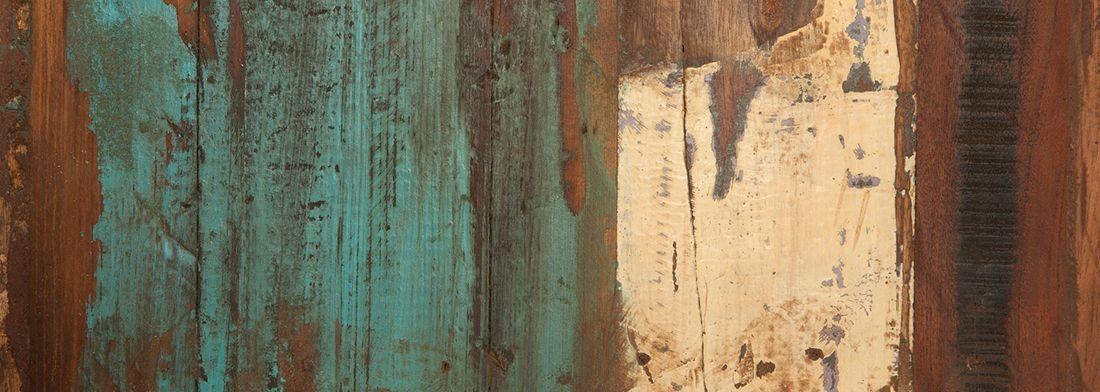 Holzgeflechtdesigns aus recyceltem Holz – Nahaufnahme warmer Naturtöne mit sichtbarer Maserung und strukturierter Geflecht-Textur