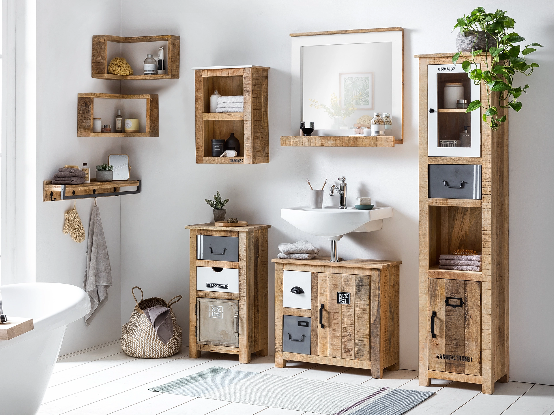 Ambienteaufnahme des Möbels "Pune" (Ansicht A): modernes Wohnambiente, helles Setting mit neutralem Hintergrund, Fokus auf Form und Material.